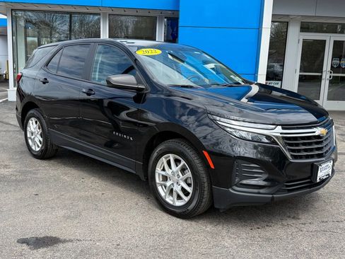 Used 2022 Chevrolet Equinox LS w/ LS Convenience Package AWD/4WD image 3