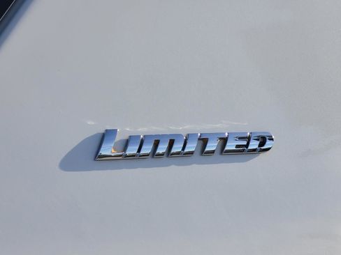 Used 2021 Toyota 4Runner Limited AWD/4WD image 5