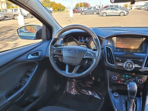 Used 2018 Ford Focus SEL w/ Cold Weather Package image 6