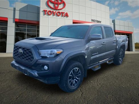 Used 2020 Toyota Tacoma TRD Sport w/ Technology Package image 4
