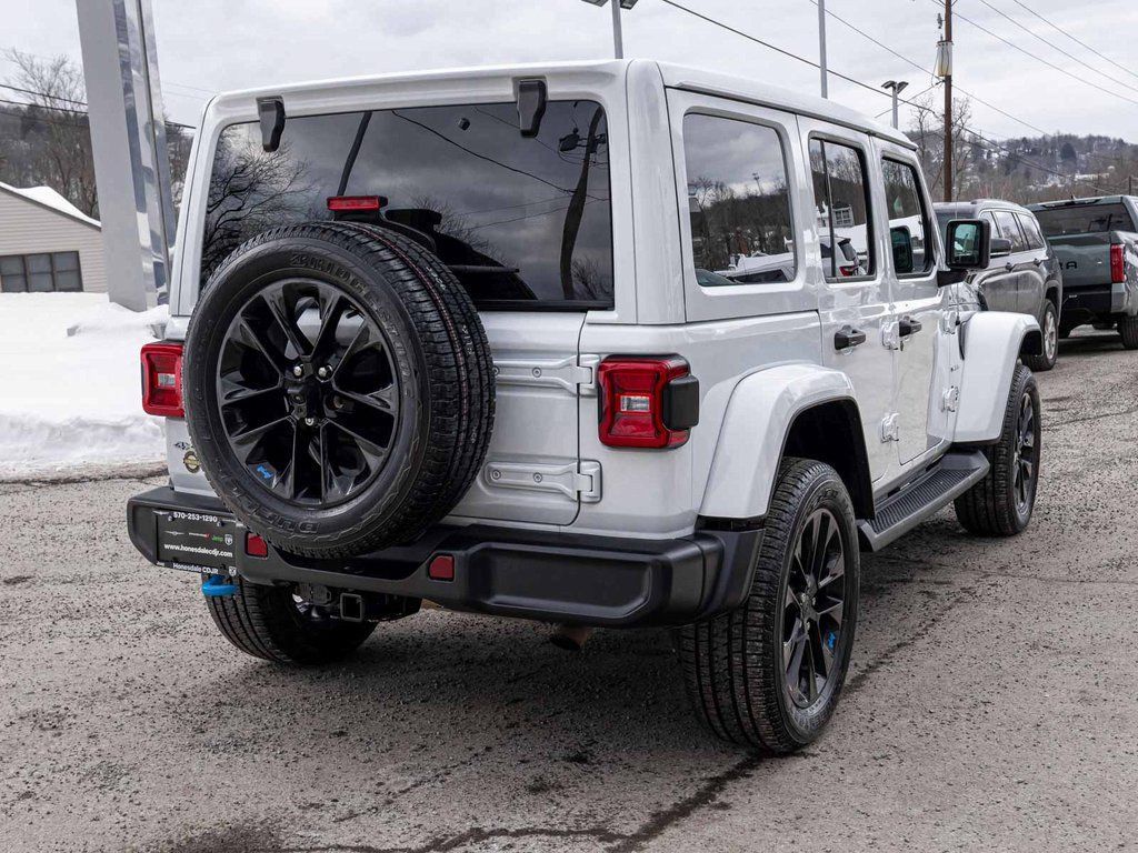 Used 2023 Jeep Wrangler Unlimited Sahara w/ Cold Weather Group AWD/4WD image 4