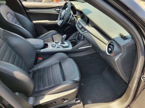 Used 2023 Alfa Romeo Stelvio Veloce AWD/4WD image 20