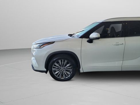 Used 2020 Toyota Highlander Platinum image 34