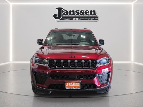 New 2026 Jeep Grand Cherokee Altitude image 6