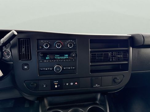 Used 2018 Chevrolet Express 2500 image 16