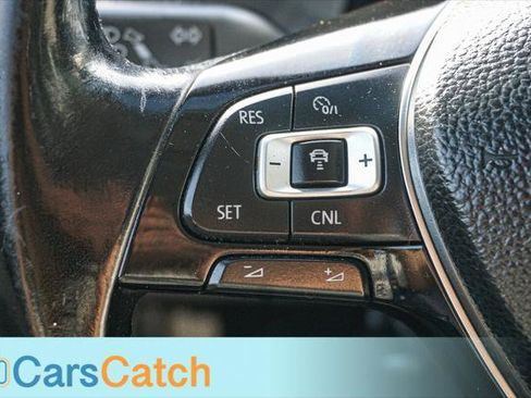 Used 2018 Volkswagen Passat 2.0T SE FWD image 33