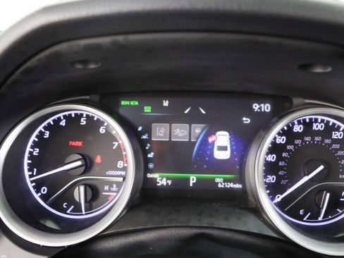 Used 2022 Toyota Camry XLE w/ Navigation Package image 15