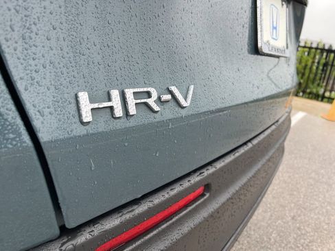 Used 2025 Honda HR-V LX image 8