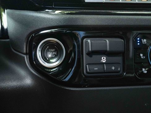 Used 2022 Chevrolet Silverado 1500 ZR2 w/ Technology Package AWD/4WD image 24