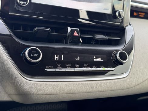 Used 2020 Toyota Corolla LE image 10