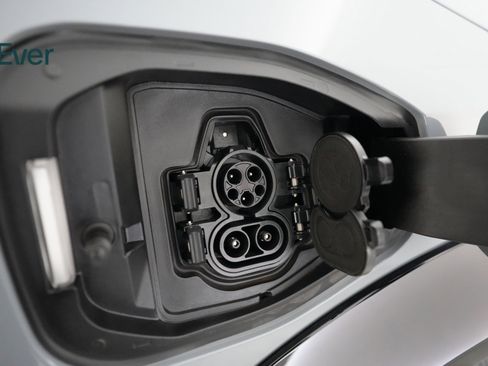 Used 2023 Nissan Ariya image 26