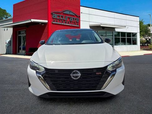 Used 2025 Nissan Sentra SR w/ SR Premium Package FWD image 8