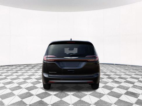 New 2026 Chrysler Pacifica Select FWD image 11