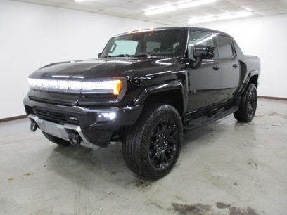 New 2025 GMC Hummer EV 3X w/ LPO, Dark Essentials Package