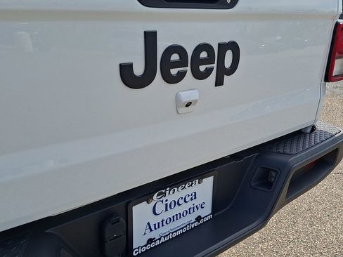 Used 2022 Jeep Gladiator Sport AWD/4WD image 30