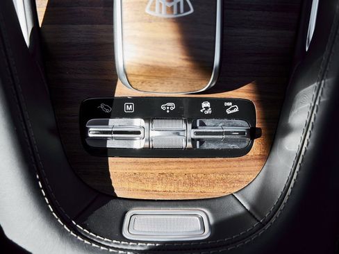 Used 2025 Mercedes-Benz Maybach GLS 600 4MATIC image 76