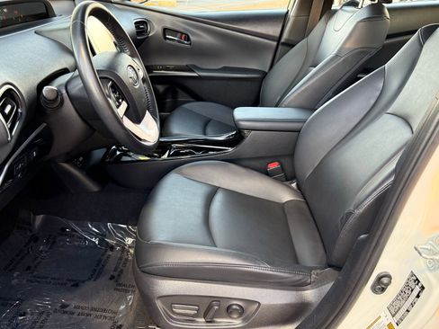 Used 2019 Toyota Prius Prime Plus image 12
