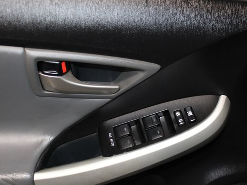Used 2013 Toyota Prius Four FWD image 10