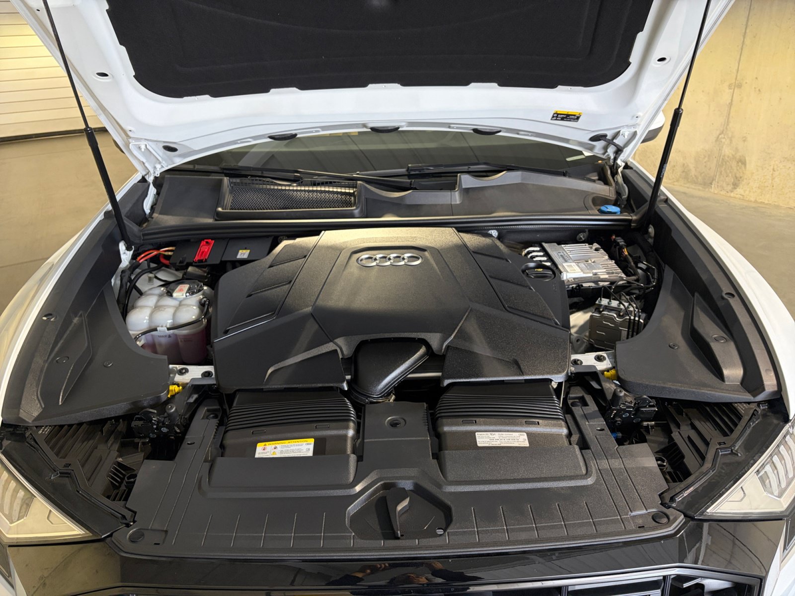 Used 2023 Audi Q8 Premium Plus AWD/4WD image 13
