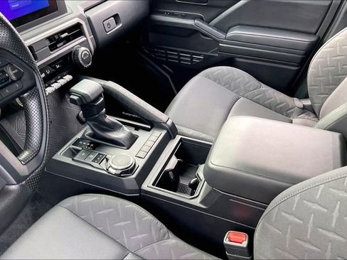 Used 2024 Toyota Tacoma SR image 17