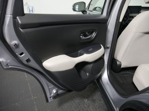 Used 2023 Honda HR-V LX image 13