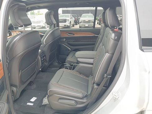 New 2026 Jeep Grand Cherokee L Summit w/ Advanced Protech Group IV AWD/4WD image 24