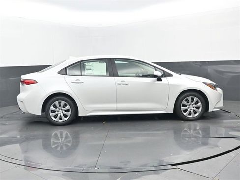New 2026 Toyota Corolla LE image 2