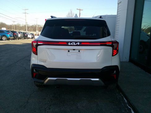 Used 2024 Kia Seltos EX image 7