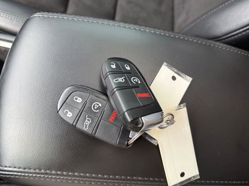 Used 2020 Jeep Grand Cherokee Altitude image 34