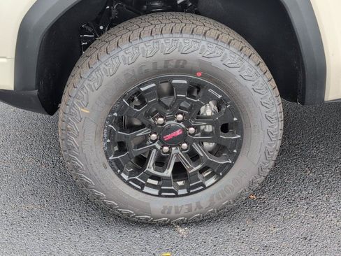 New 2026 GMC Canyon Elevation w/ Convenience Package RWD image 10