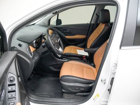 Used 2018 Chevrolet Trax Premier FWD image 44