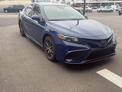 Used 2024 Toyota Camry SE FWD image 1