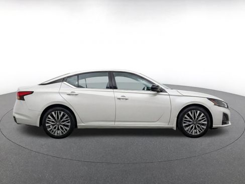 Used 2026 Nissan Altima 2.5 SV FWD image 10