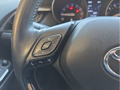 Used 2020 Toyota C-HR Limited image 26