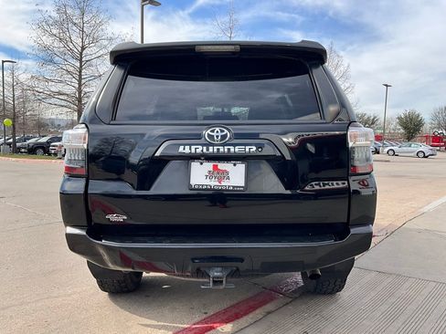 Used 2014 Toyota 4Runner SR5 image 7
