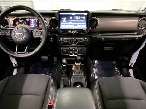Used 2020 Jeep Wrangler Unlimited Sport AWD/4WD image 17