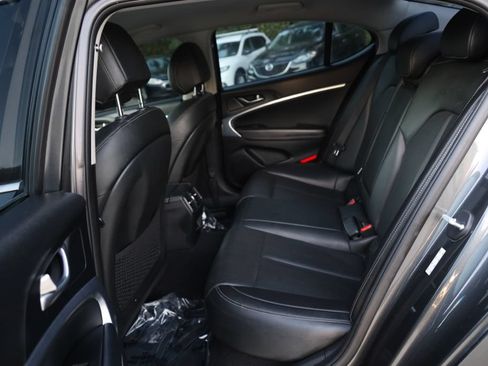 Used 2019 Genesis G70 2.0T Advanced RWD image 18