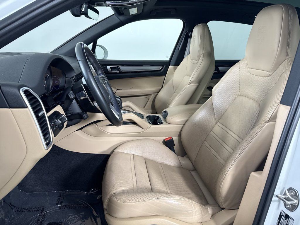 Certified 2023 Porsche Cayenne S Platinum w/ Premium Package Plus AWD/4WD image 5