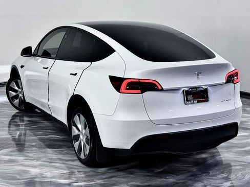 Used 2023 Tesla Model Y Long Range AWD/4WD image 12