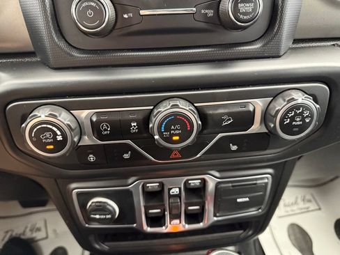 Used 2018 Jeep Wrangler Unlimited Sport S image 44