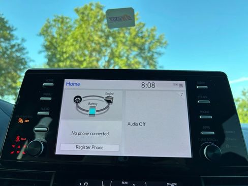 Used 2024 Toyota Sienna XLE FWD image 24