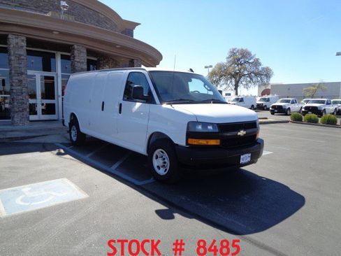 Used 2018 Chevrolet Express 3500 Extended w/ Driver Convenience Package image 10