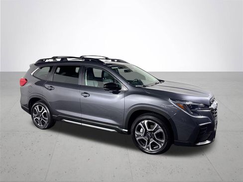 Used 2024 Subaru Ascent Limited w/ Technology Package AWD/4WD image 4