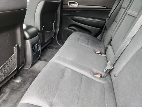 Used 2014 Jeep Grand Cherokee Laredo w/ Quick Order Package 23E AWD/4WD image 9
