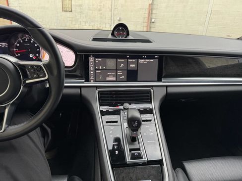 Used 2017 Porsche Panamera 4S image 13