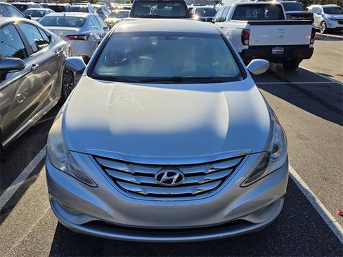 Used 2013 Hyundai Sonata SE image 2