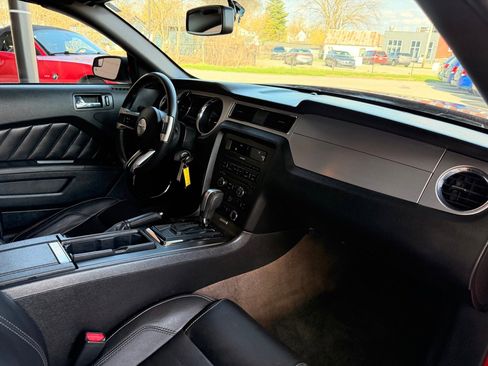 Used 2013 Ford Mustang Premium image 12