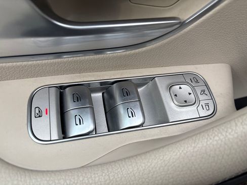 Used 2022 Mercedes-Benz GLE 350 4MATIC image 8