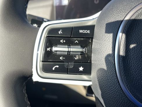 New 2026 Kia Carnival EX FWD image 29