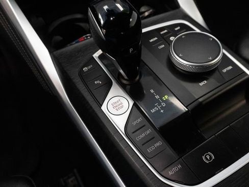 Used 2022 BMW M440i Convertible image 25